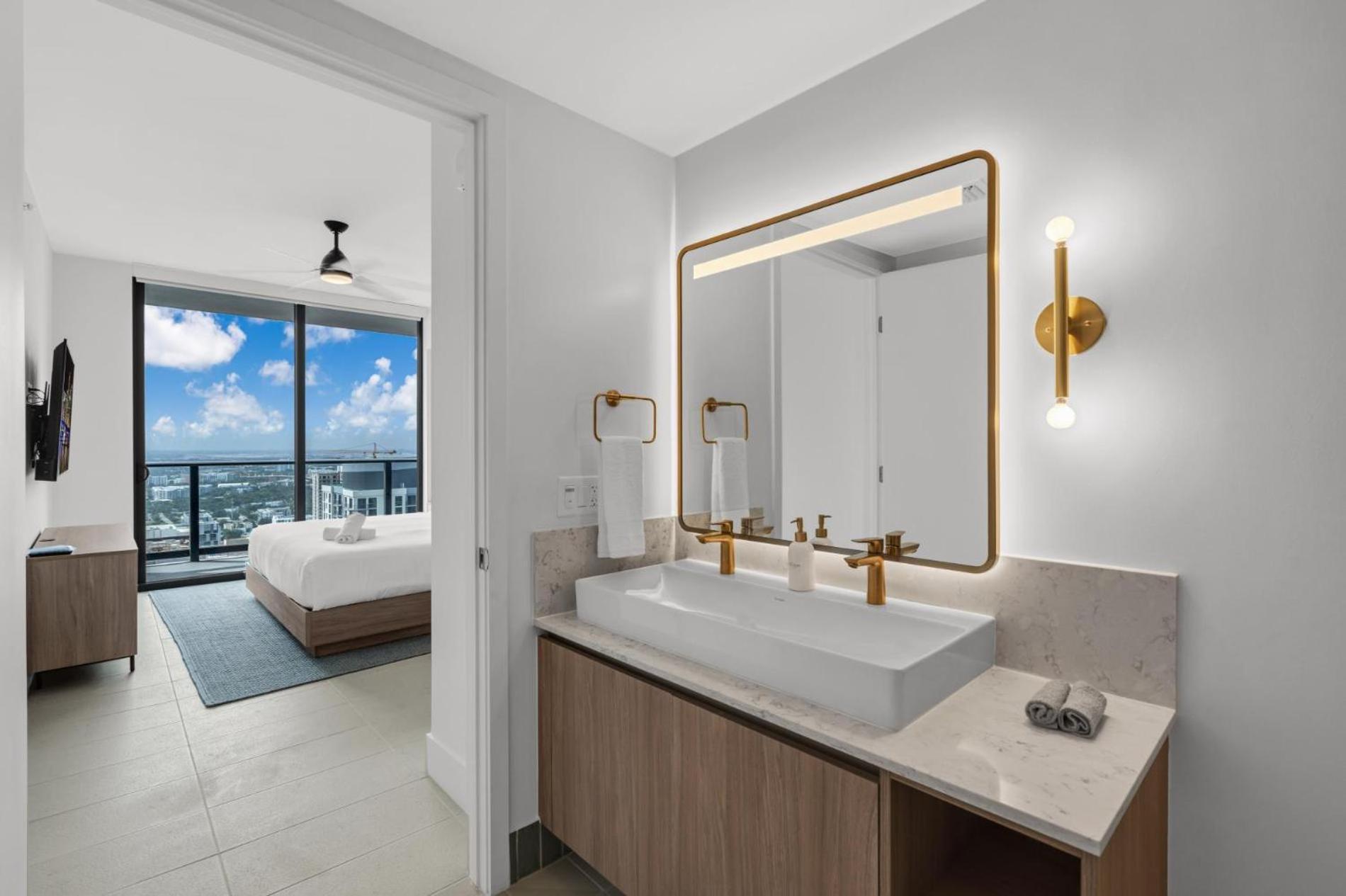 Modern 1Br Apartment With Breathtaking Views Heart Of Downtown ميامي المظهر الخارجي الصورة